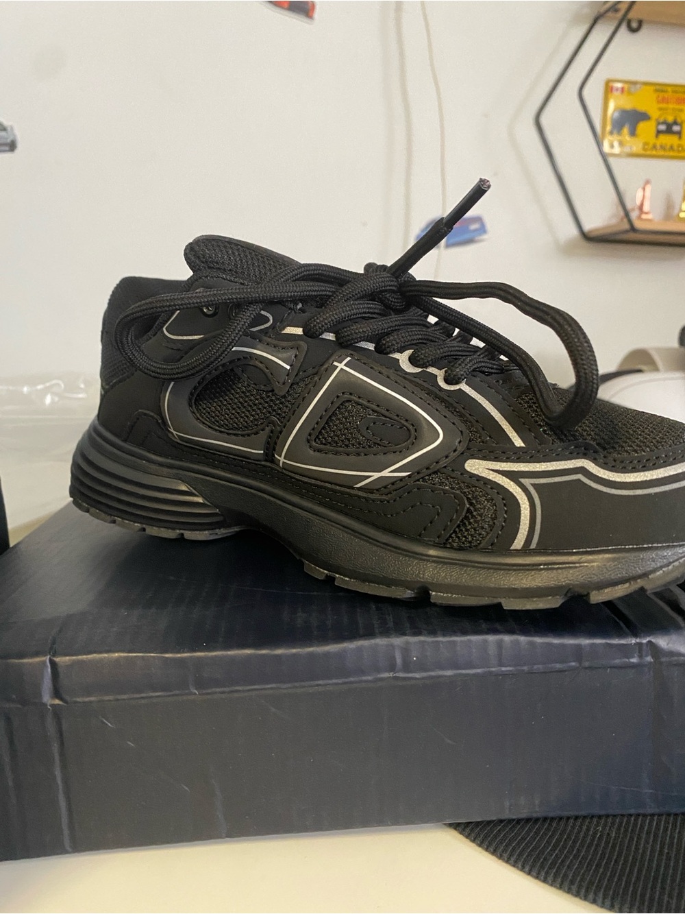 Men's Black Athletic Running Shoes - Sleek Everyday Trainer